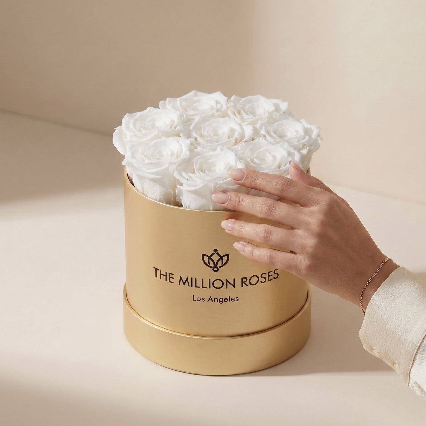 Basic Gold Box | White Roses
