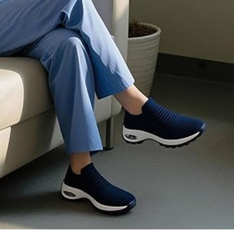 STQ Women Size 9.5 Navy Slip On Arch Support Orthopedic Breathable Mesh Sneakers