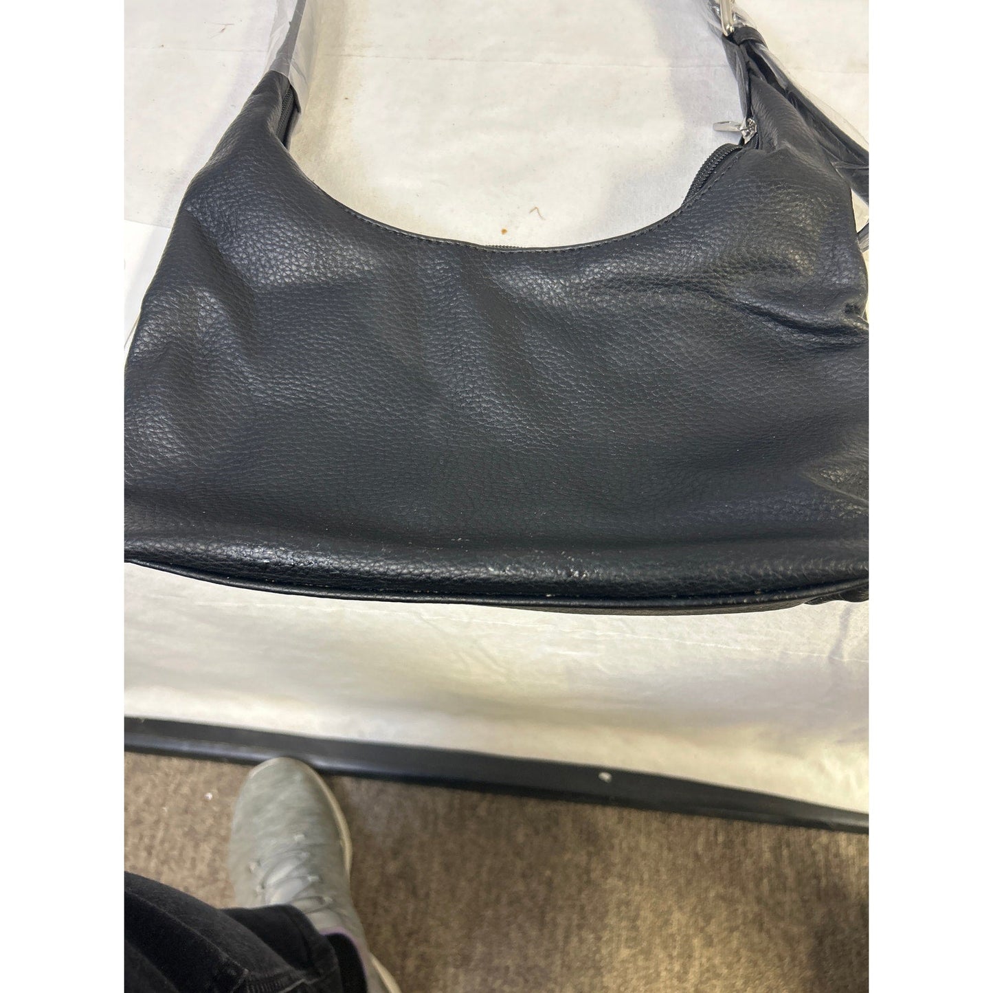 Kalidi Womens Black Faux Leather Adjustable Strap Zipper Close Crescent Tote Bag