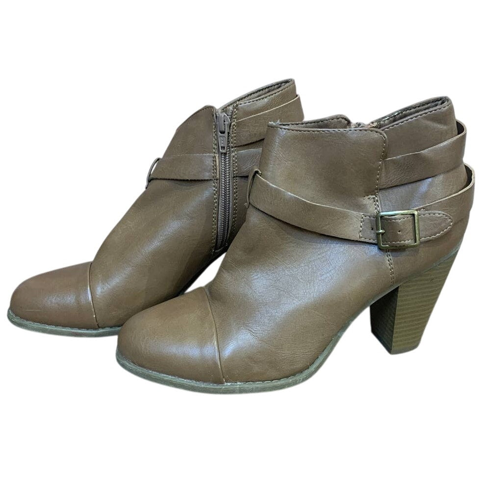 Lauren Conrad Size 9.5 Tan Ferran Chunky Heel Short Boots Shoes w Buckle