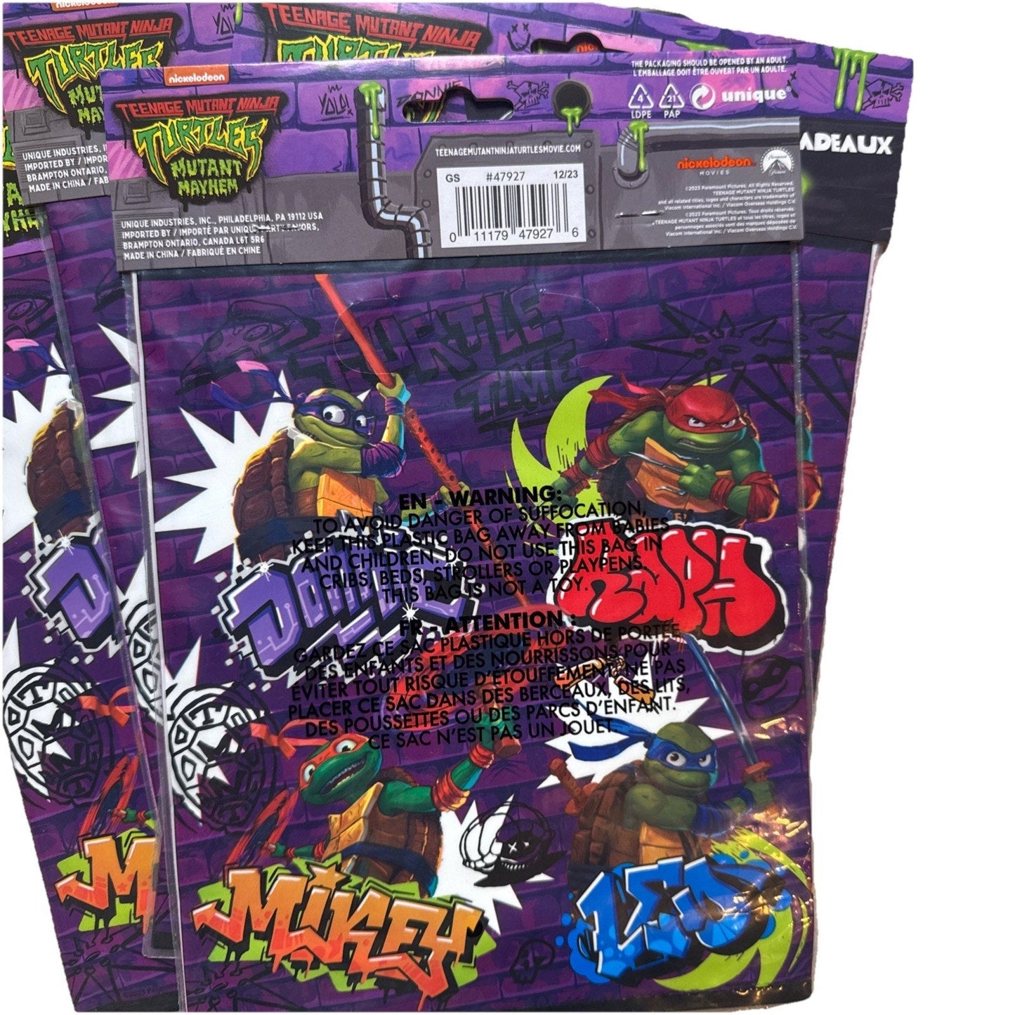 party favors TMNT Set Of Toys, Bags And Stickers.