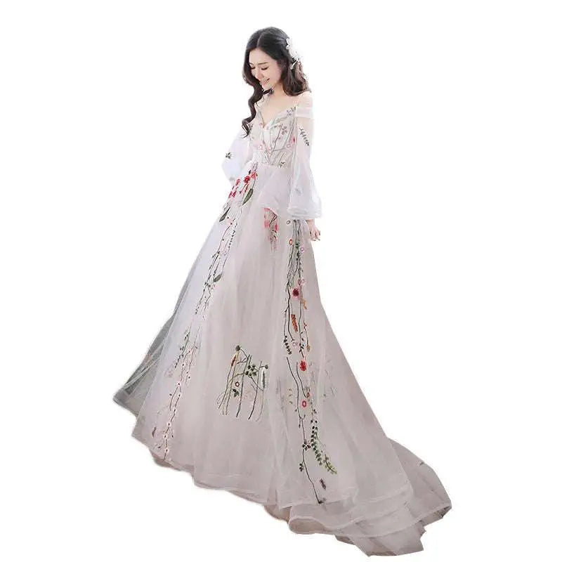 Embroidered Floral Retro Bridal Gown in Gray Tulle