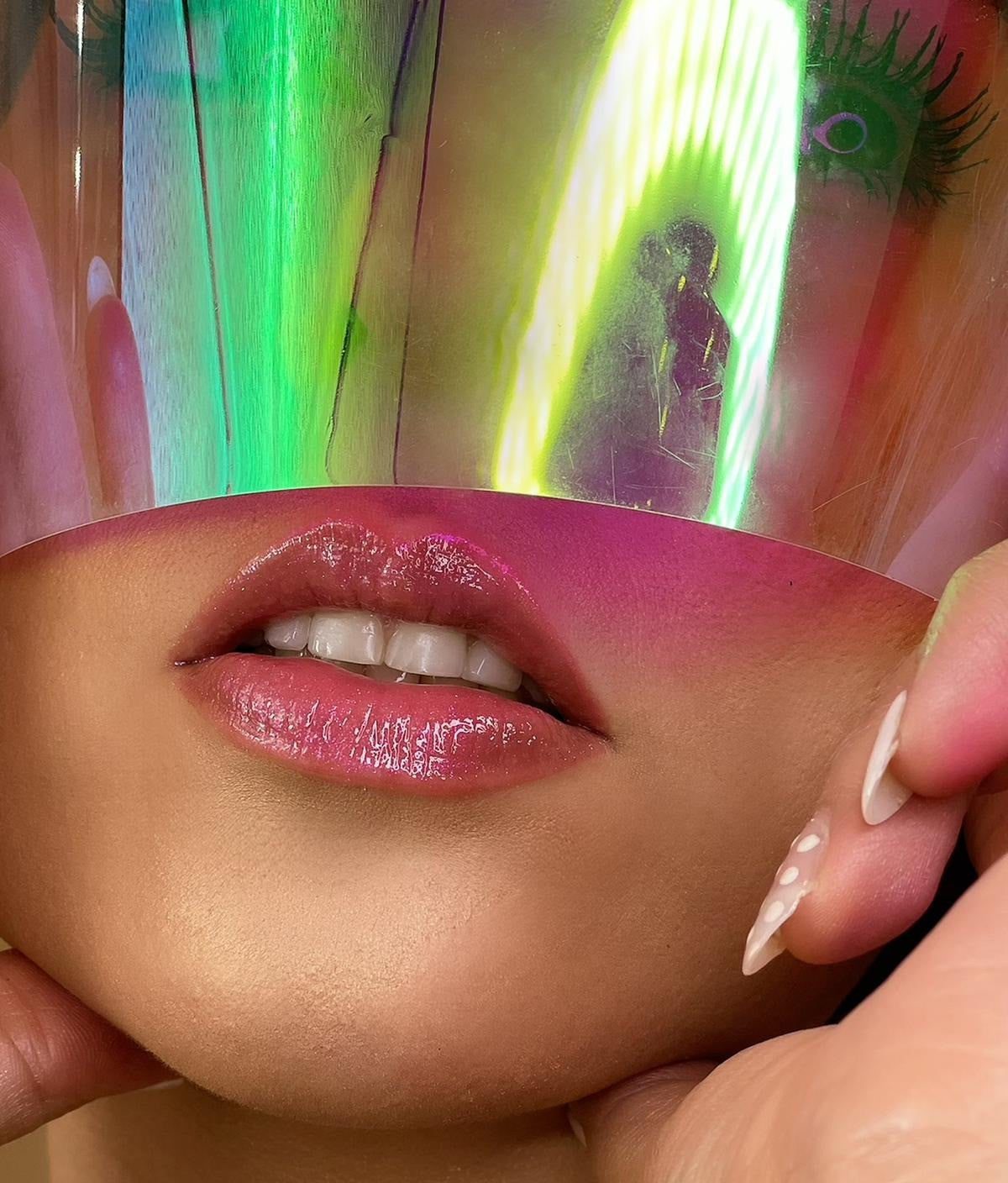 Semi-Clear Lip-gloss 3-0