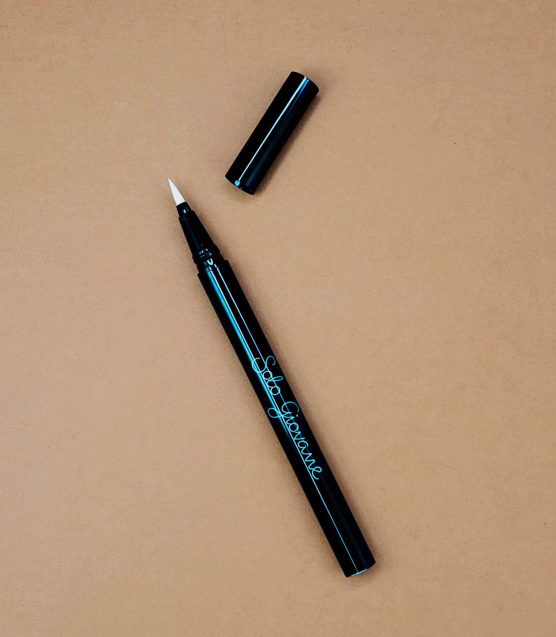 So Edgy Deep eyeliner 22-0