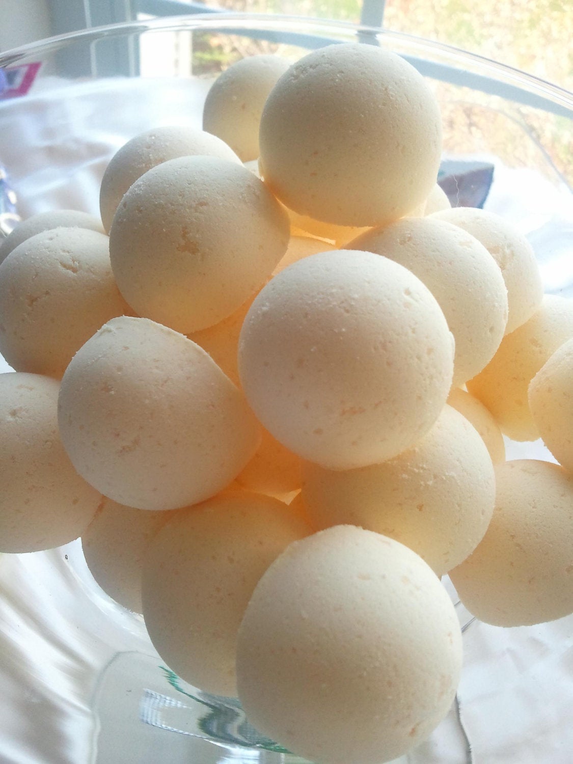 14 bath bombs (select from over 100 fragrances) Fragrances L thru S