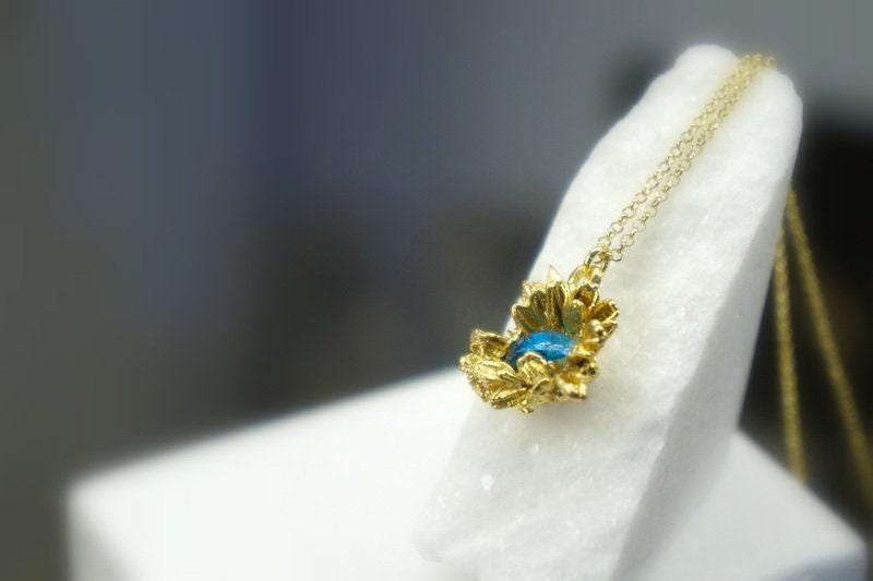 Pressed Daisy Pendant Necklace: Gold on Sterling Silver with Blue Murano-2