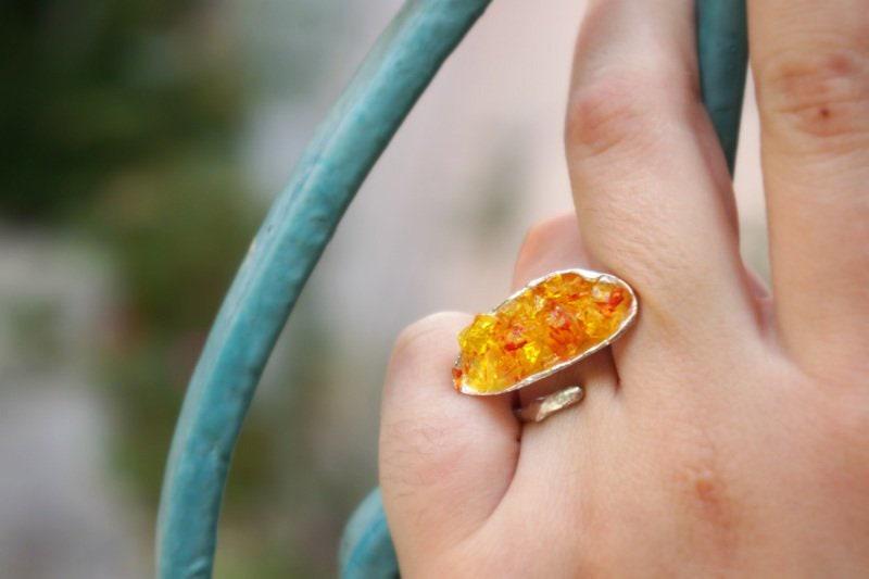 Nature-Inspired Ring: Sterling Silver Mussel Shell with Murano Glass-2