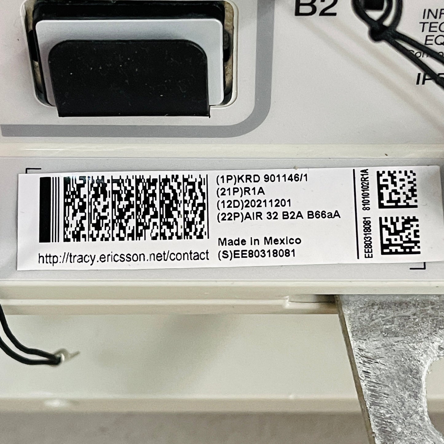 ERICSSON KRD 901 146/1 Air 32 Dual Band Single Antenna