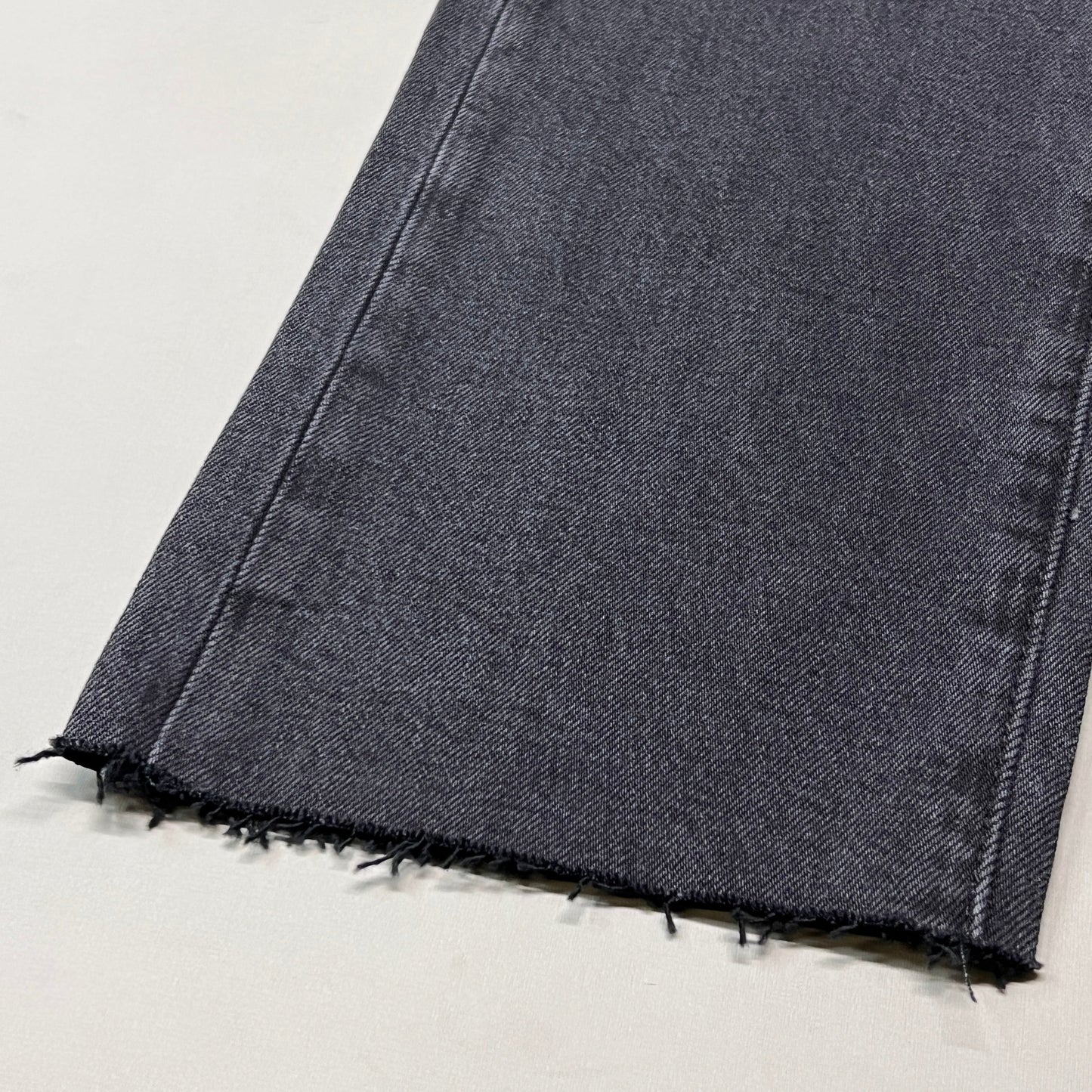 ARTICLES OF SOCIETY Kate Eleele Raw Hem Cropped Jeans Women's Sz 27 Black 4810TQB-720 (New)