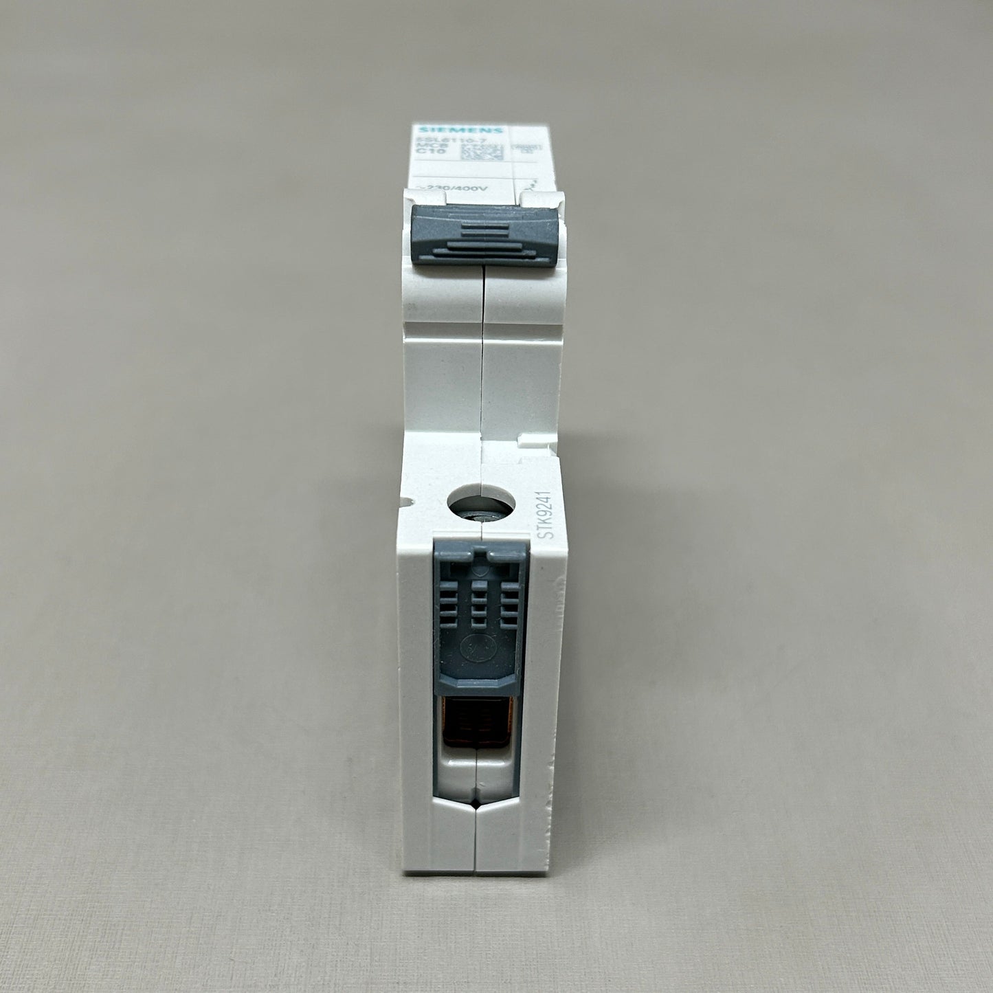 SIEMENS Miniature Circuit Breaker 230/400 V 6kA Off-White 5SL6110-7 (New)