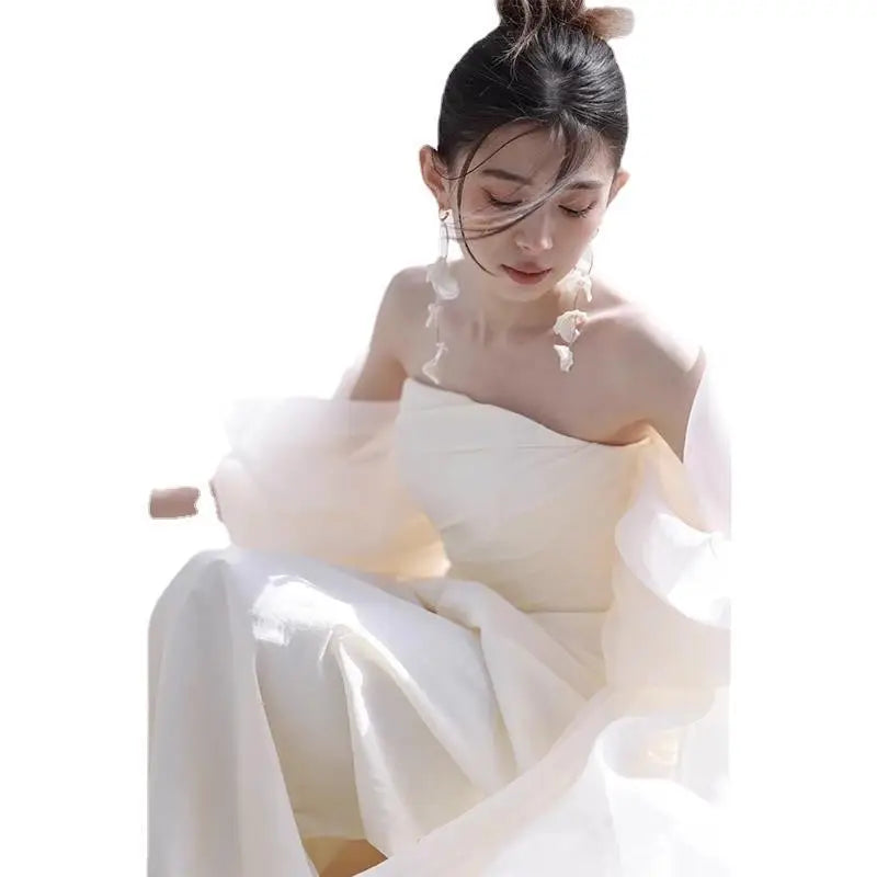 Ivory Satin Outdoor Travel Shooting Light Yarn Gown