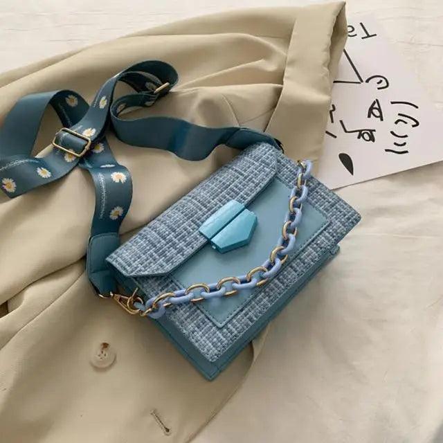 Luxury Wide Strap Shoulder Bags for Women And Girls Designer Lady Handbags and Purses Fashionable Chain Messenger Crossbody Bags