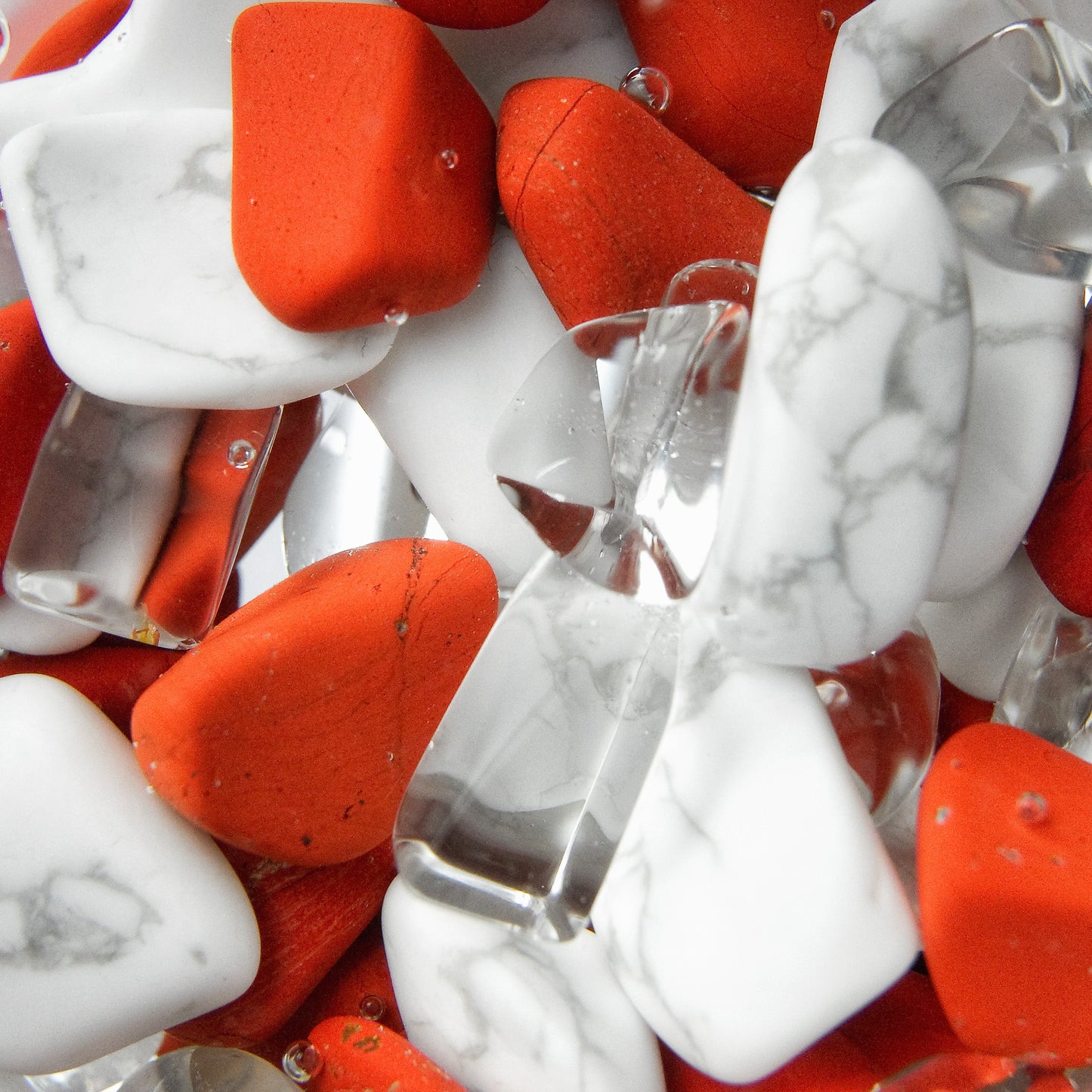 ViA FITNESS | Red Jasper, Magnesite & Clear Quartz