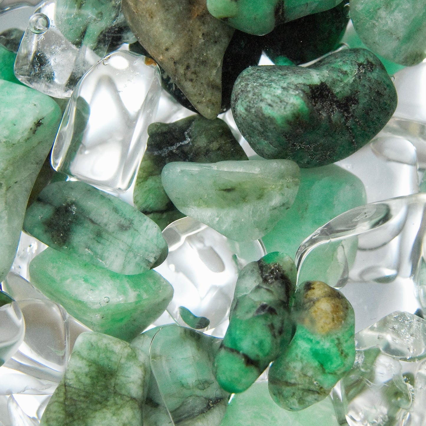 GemPod VITALITY | Emerald & Clear Quartz