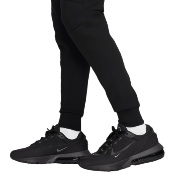Liverpool Tech Fleece presentation pants 2024/25 black - Nike-4