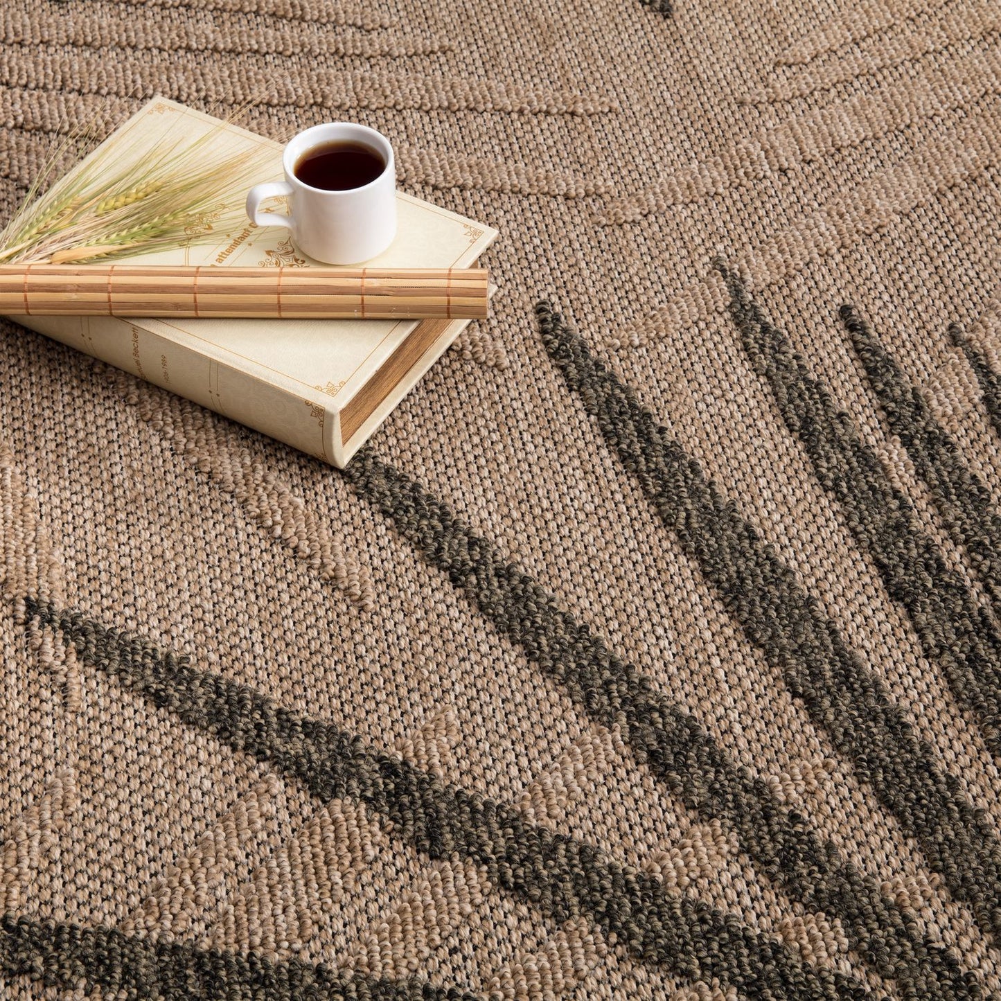 In- & Outdoor Rug Cologne with Modern Leaf Design in Beige-1