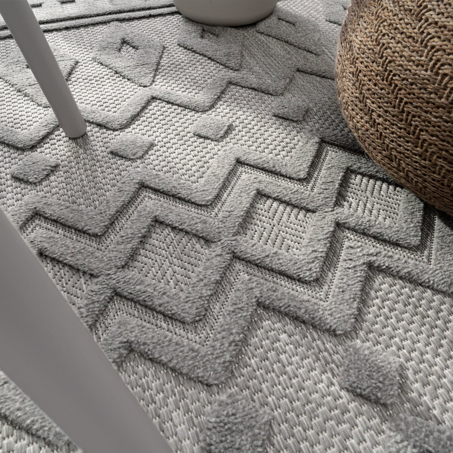 Indoor Outdoor Rug Livorno Geometric Trellis Pattern In Grey-1