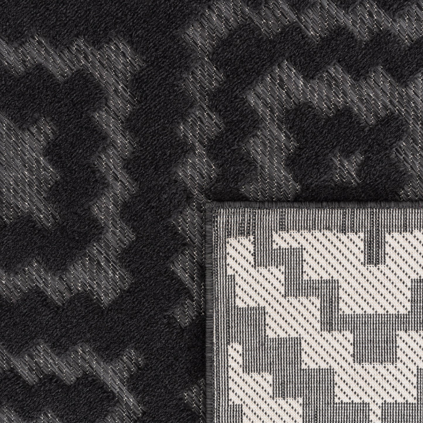 Indoor Outdoor Rug Livorno Trellis High-Low Pattern In Anthracite-3