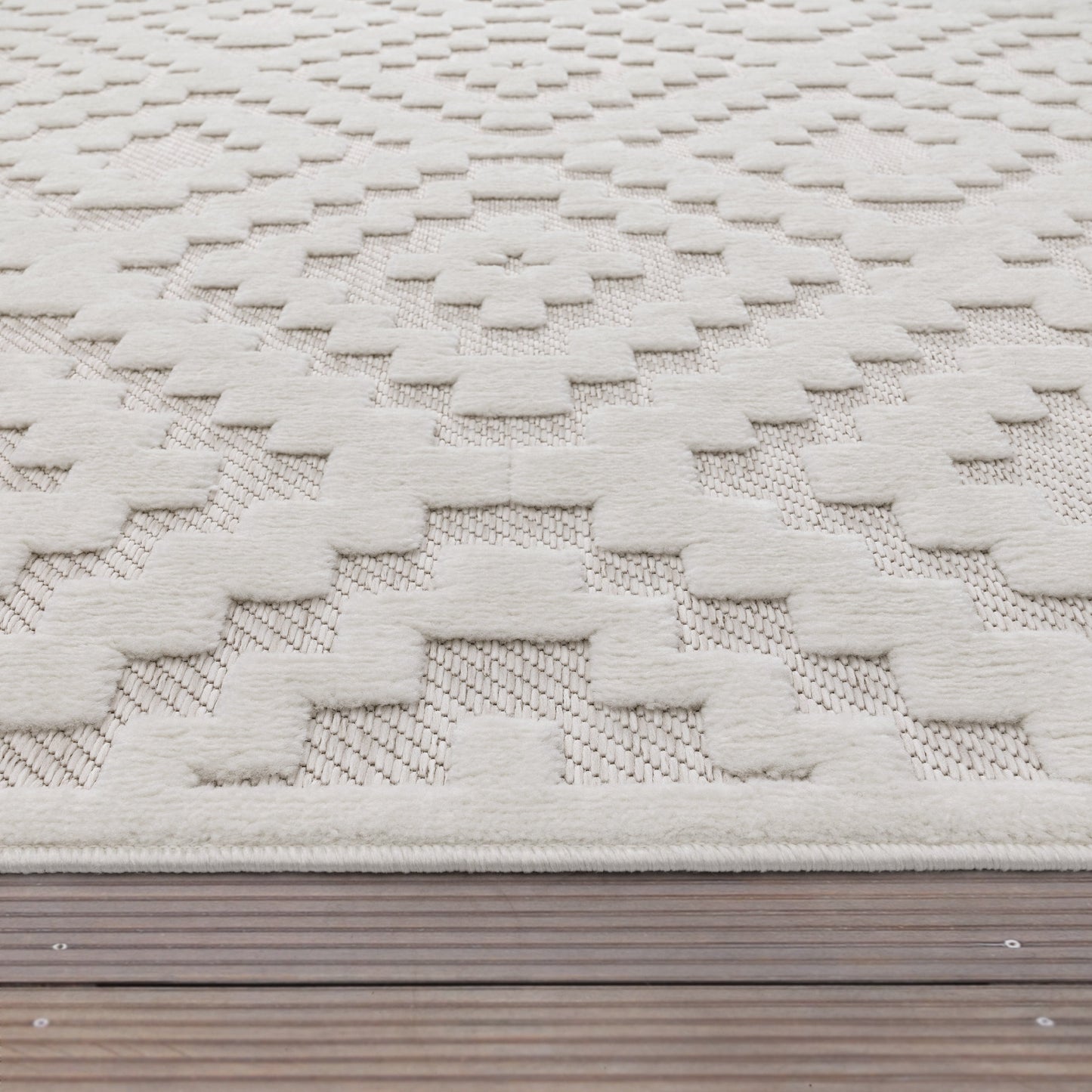 Indoor Outdoor Rug Livorno Trellis High-Low Pattern In Cream-2