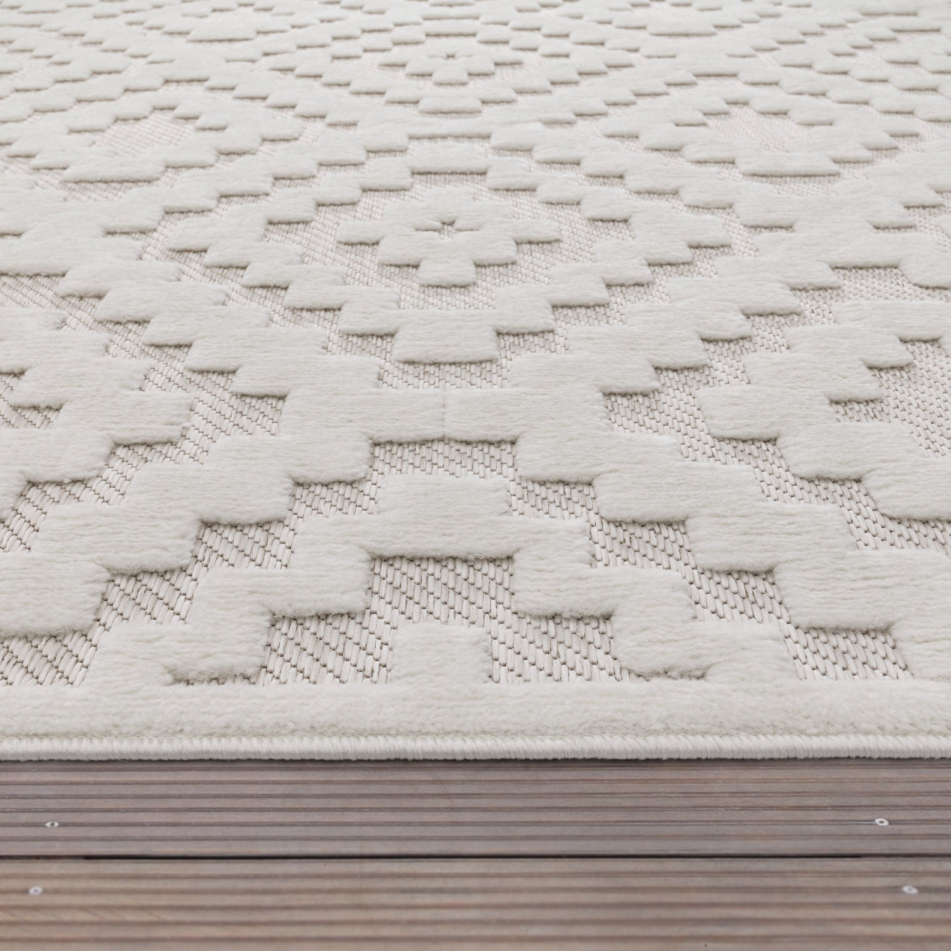 Indoor Outdoor Rug Livorno Trellis High-Low Pattern In Cream-2