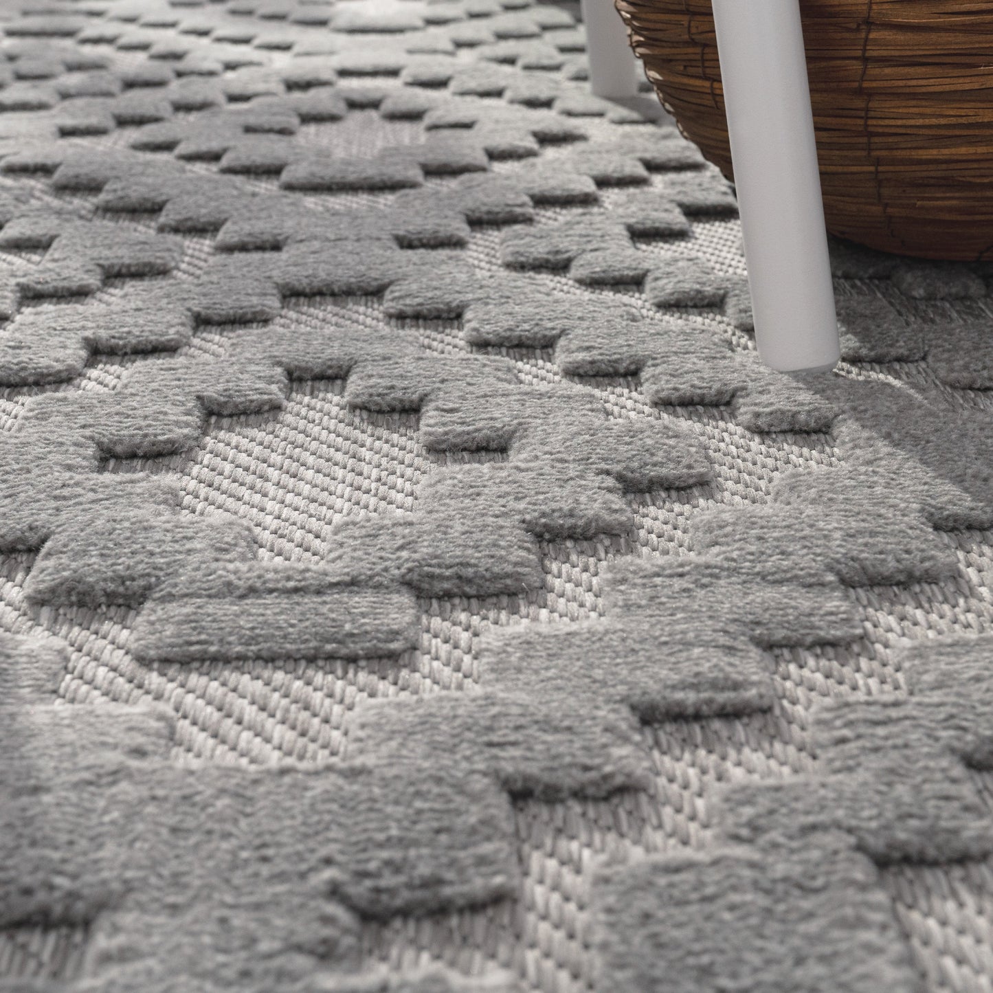 Indoor Outdoor Rug Livorno Trellis High-Low Pattern In Grey-1