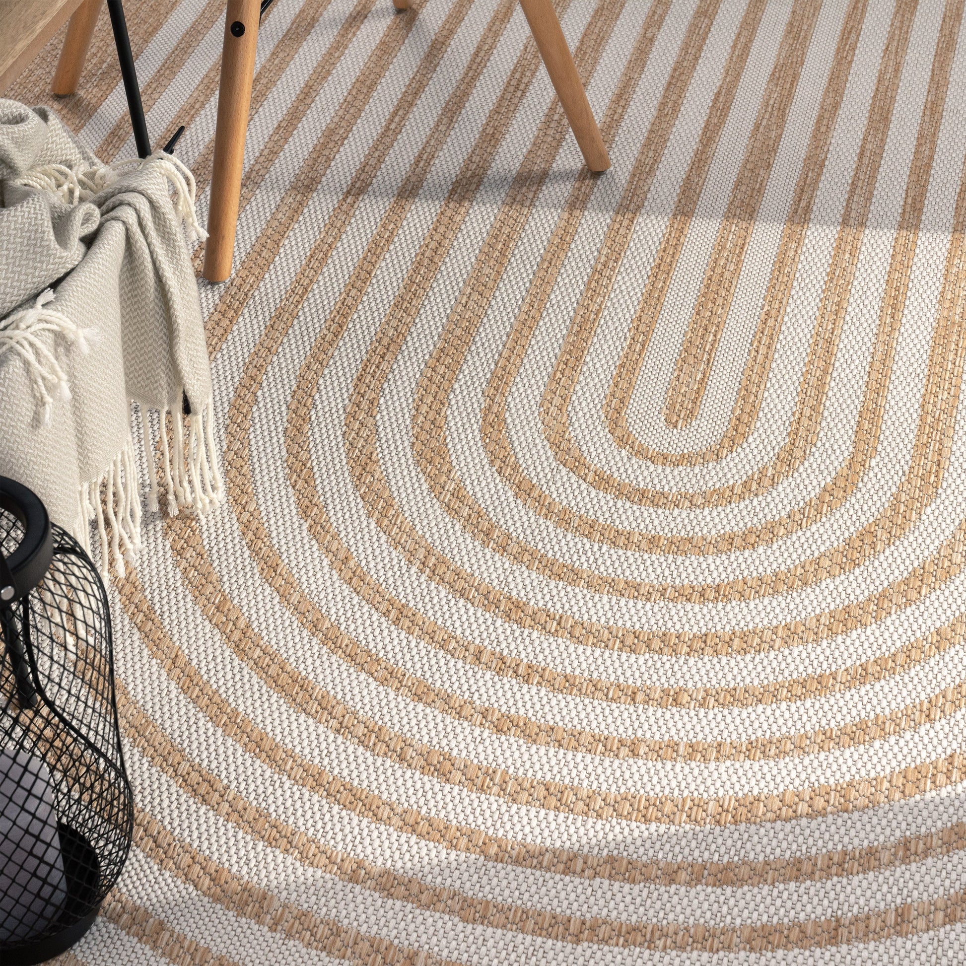 In- & Outdoor Rug Captera with Minimalistic Line Pattern in Nature Beige-2