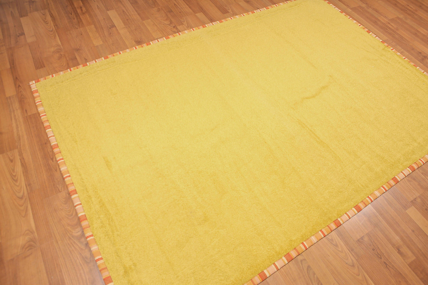 5'3" x 7'9" Modern 100% Polypropylene Area Rug Gold-2
