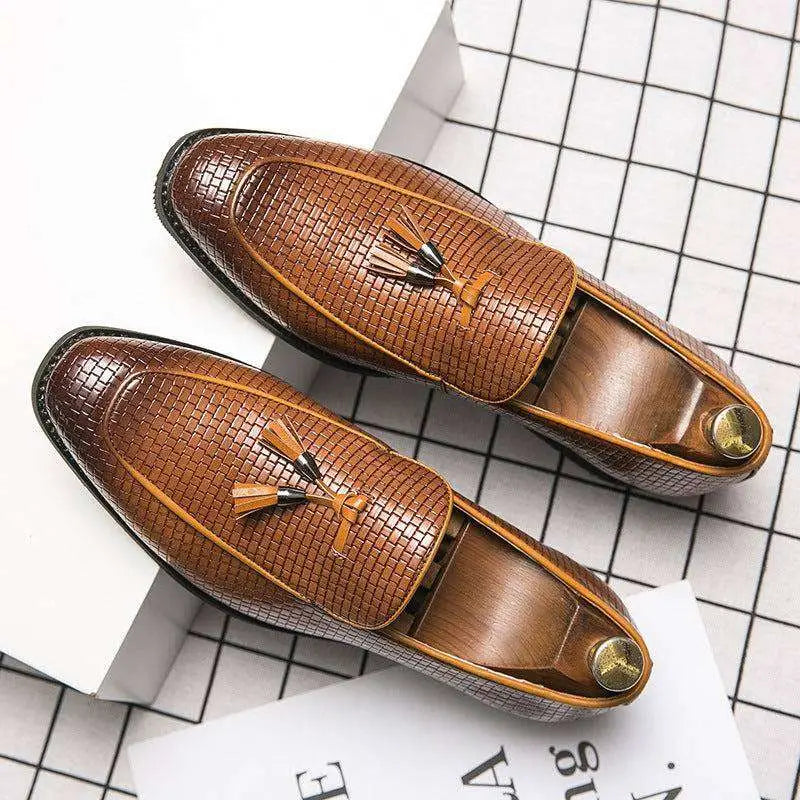Pointed Men’s Slip On Woven Leather Shoes