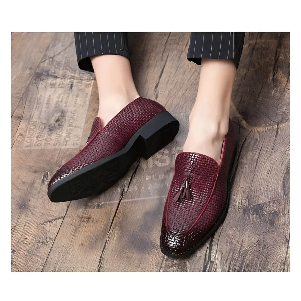 Pointed Men’s Slip On Woven Leather Shoes