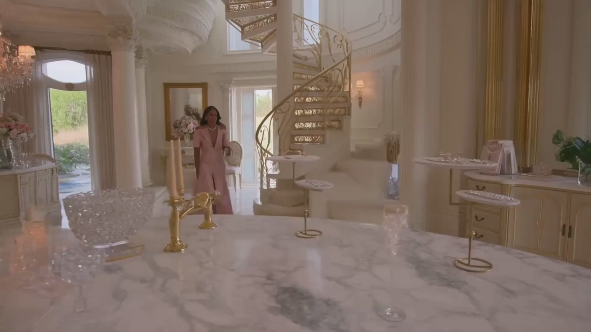 Load video: Luxury Lifestyle Boutique