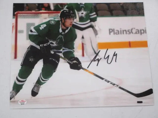 Miro Heiskanen of the Dallas Stars signed autographed 8x10 photo PAAS COA 439