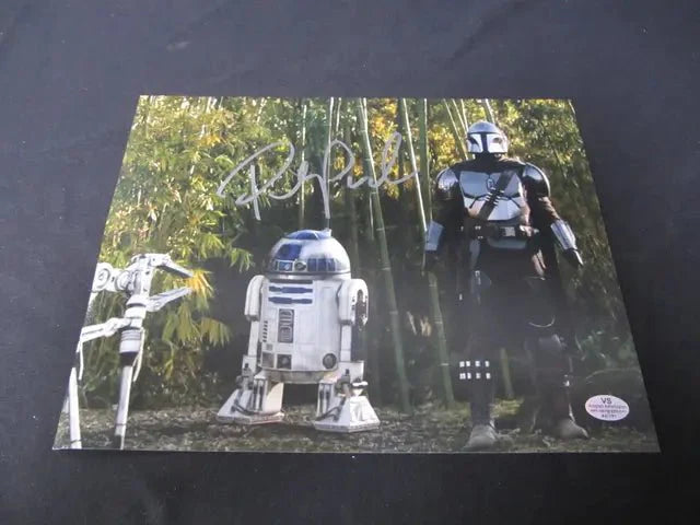 PEDRO PASCAL SIGNED THE MANDALORIAN 8X10 PHOTO STAR WARS COA A41181