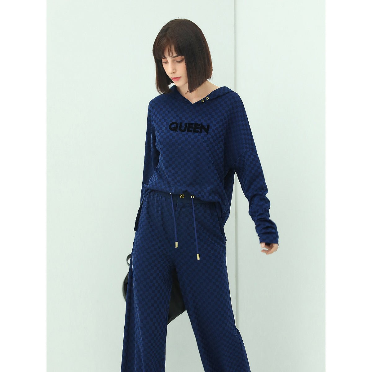 QUEEN Diamond Embroidered Blue Hooded Sweater-0