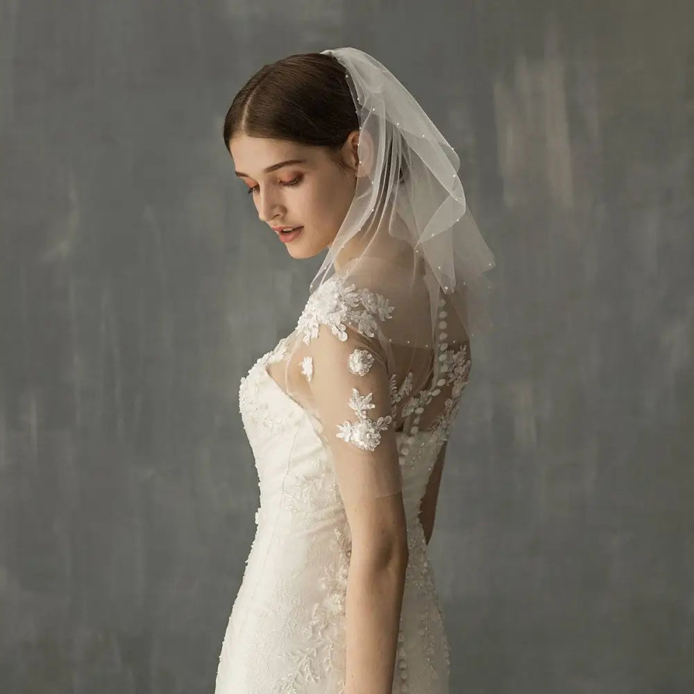 Retro Short Wedding Lace Floral Veil