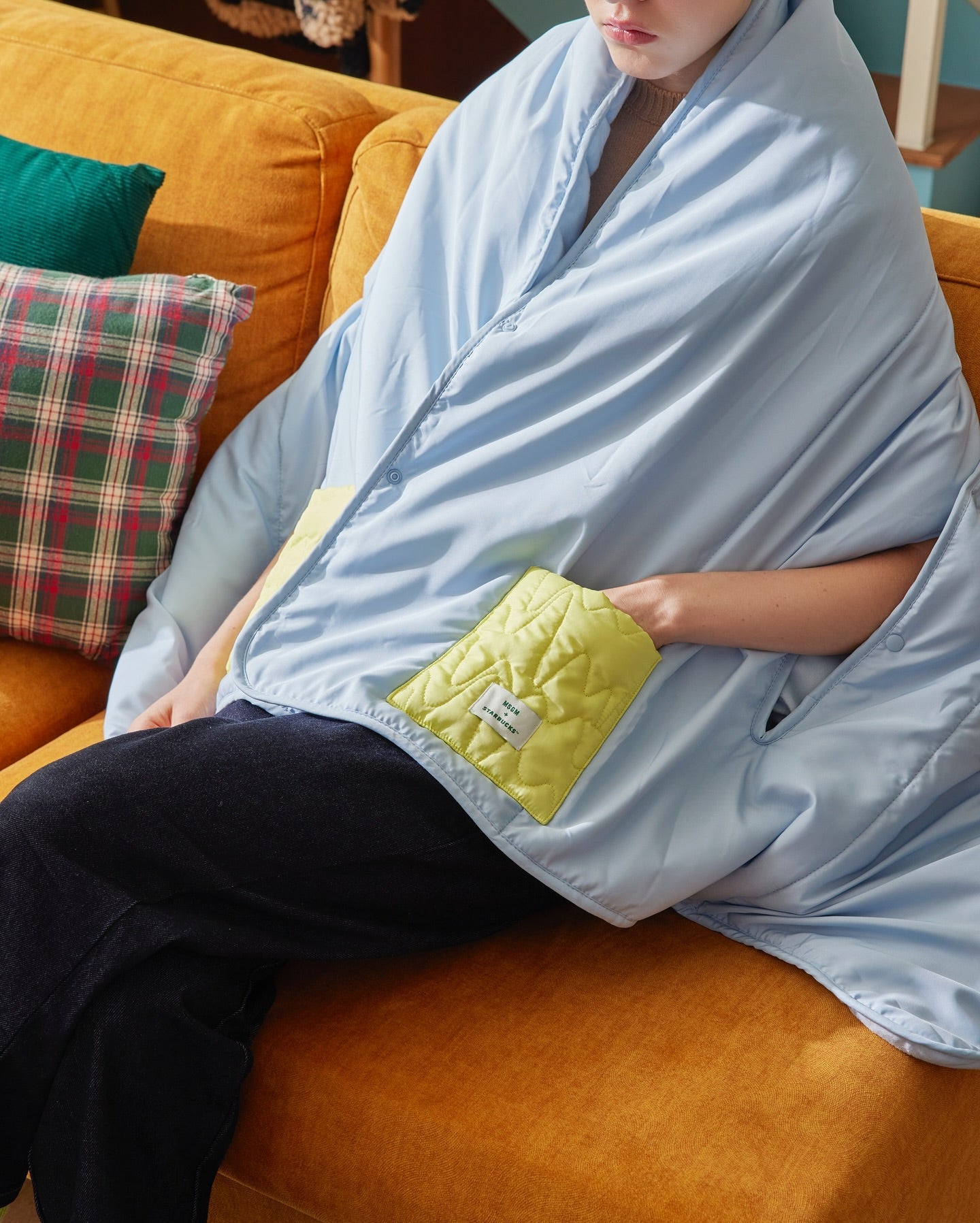 MSGM x Starbucks Collaboration Blanket-4