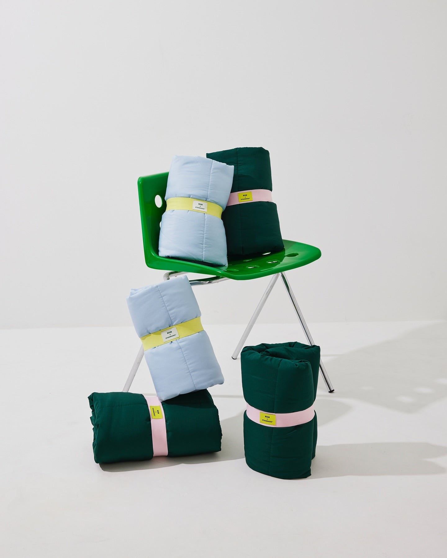 MSGM x Starbucks Collaboration Blanket-3