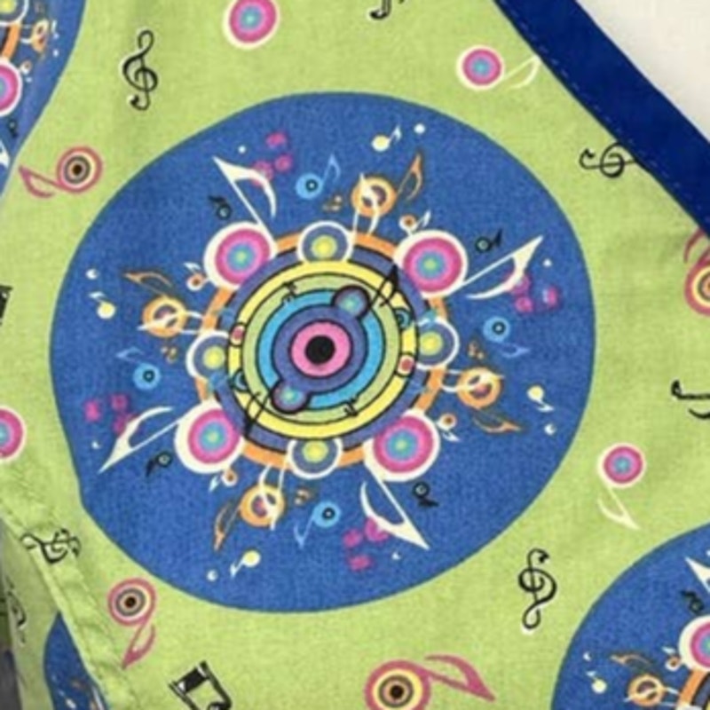 Med + Wear Womens Medium Cotton Blend V-Neck Music Note Short Sleeve Scrub Top
