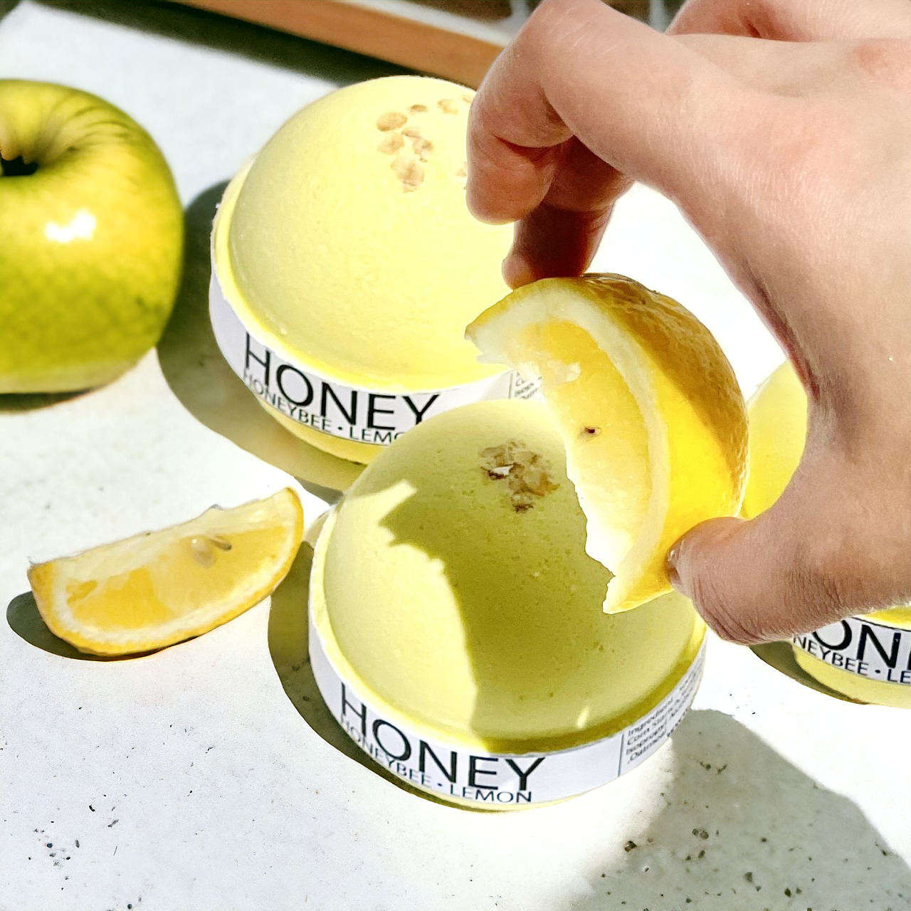 Honeybee Lemon Bath Bomb - 8oz-2