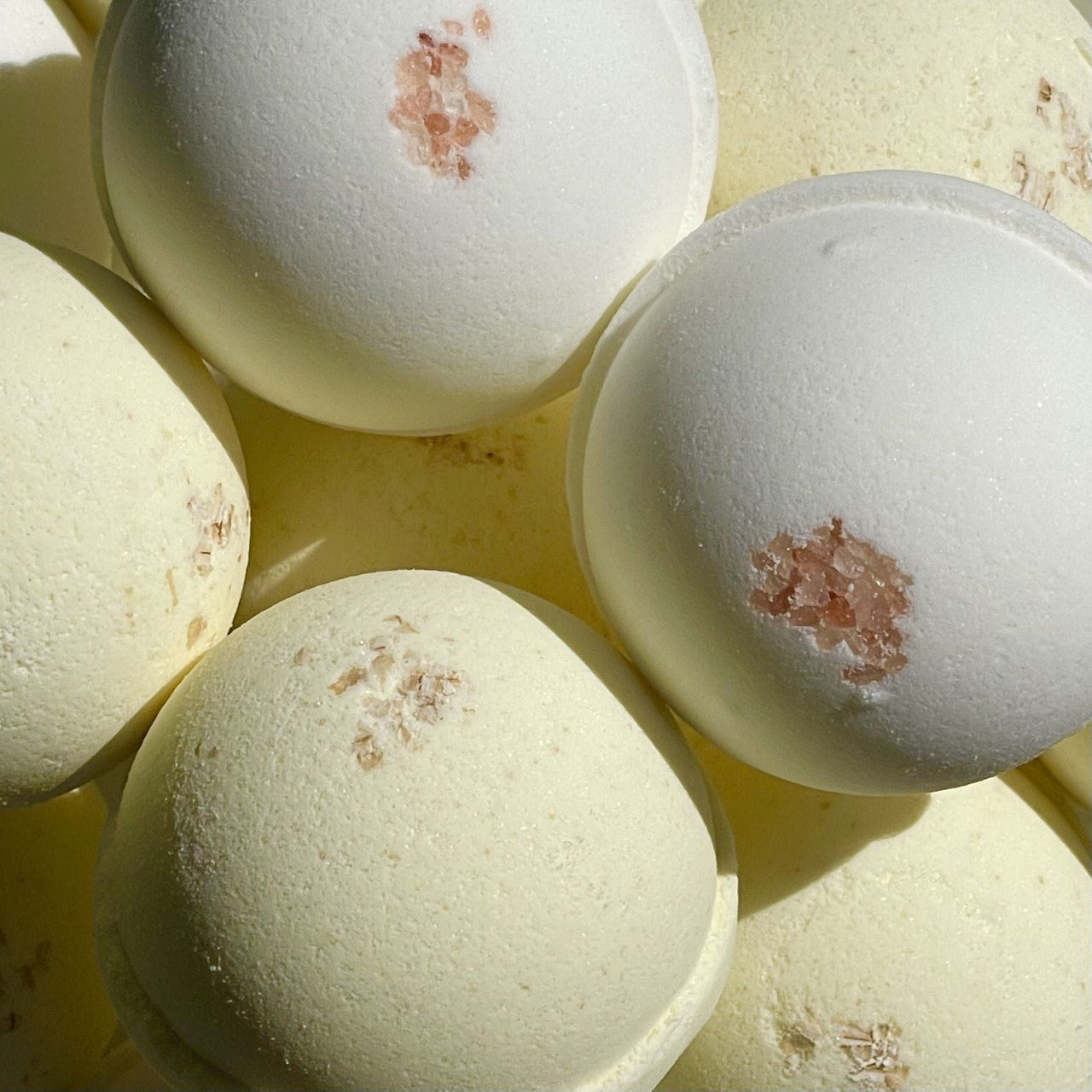 Honeybee Lemon Bath Bomb - 8oz-3