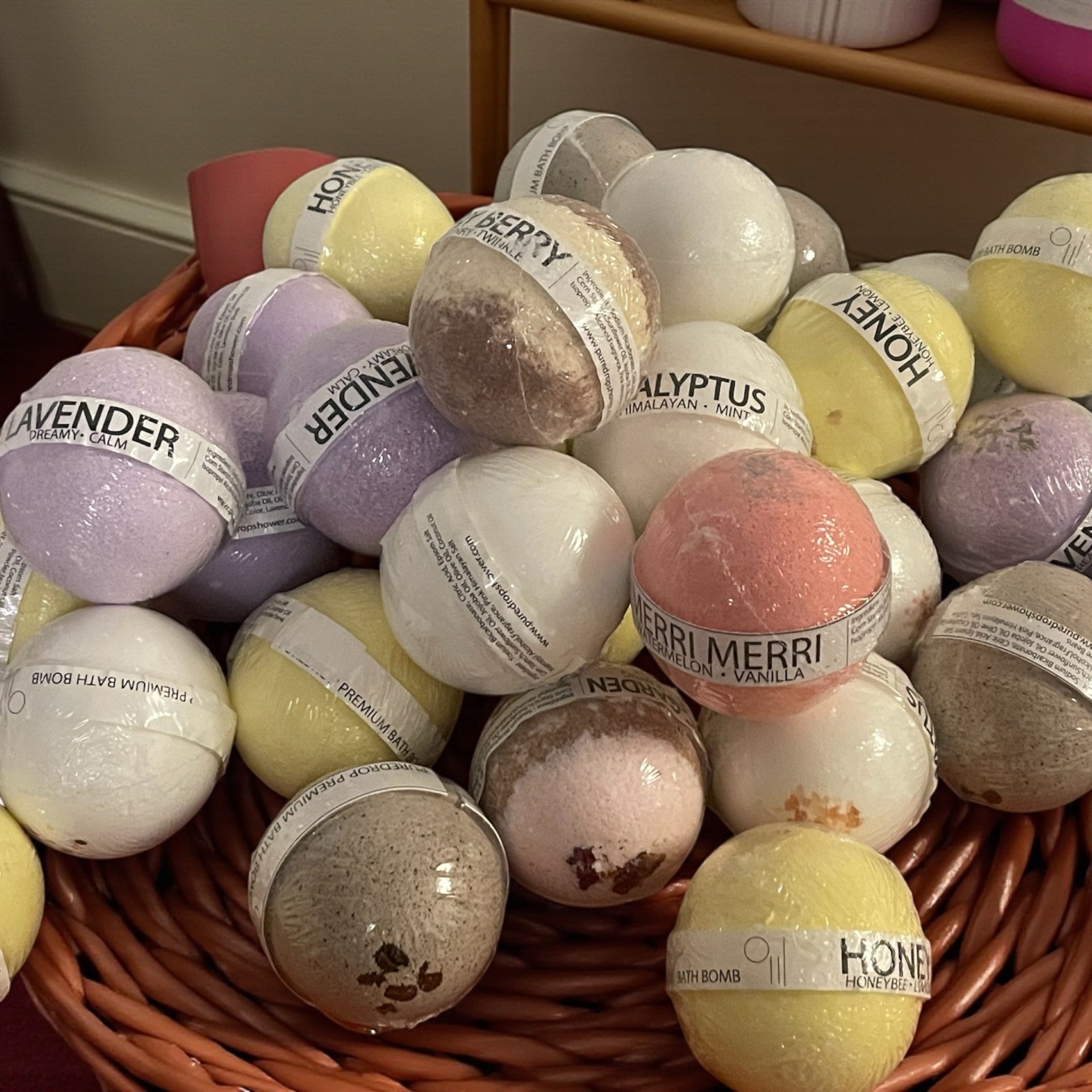 Marry Christmas Watermelon Vanilla Bath Bomb-3