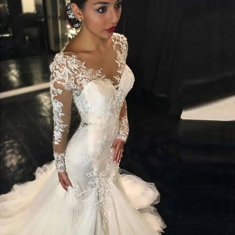 Trailing White Temperament Long Lace Wedding Dress