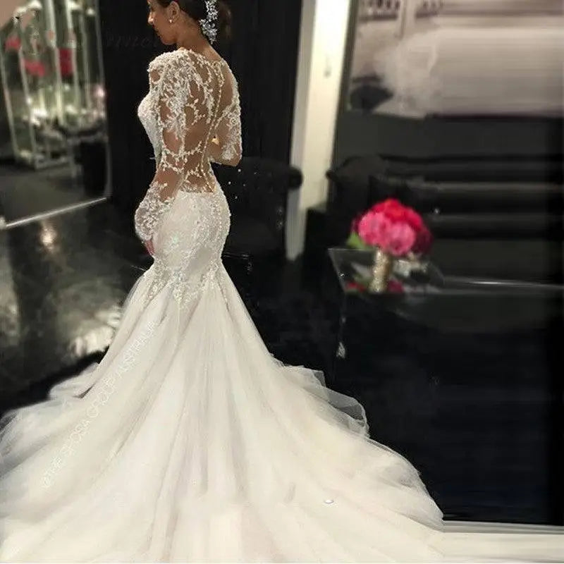 Trailing White Temperament Long Lace Wedding Dress