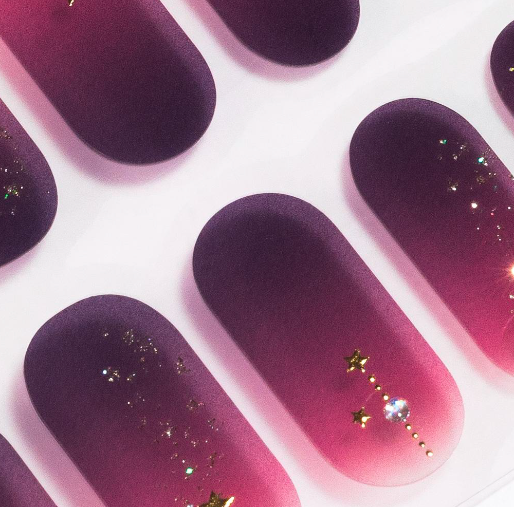 Sparkle Light Gel Nails-1