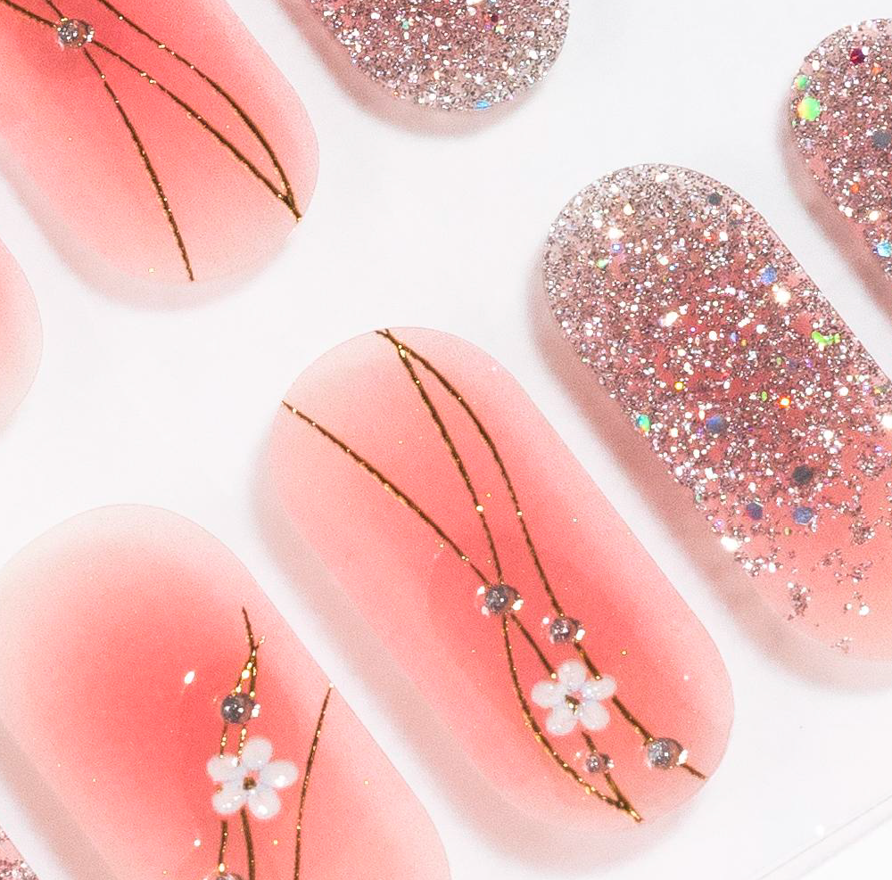Pink Daisy Golden Gel Nails-1